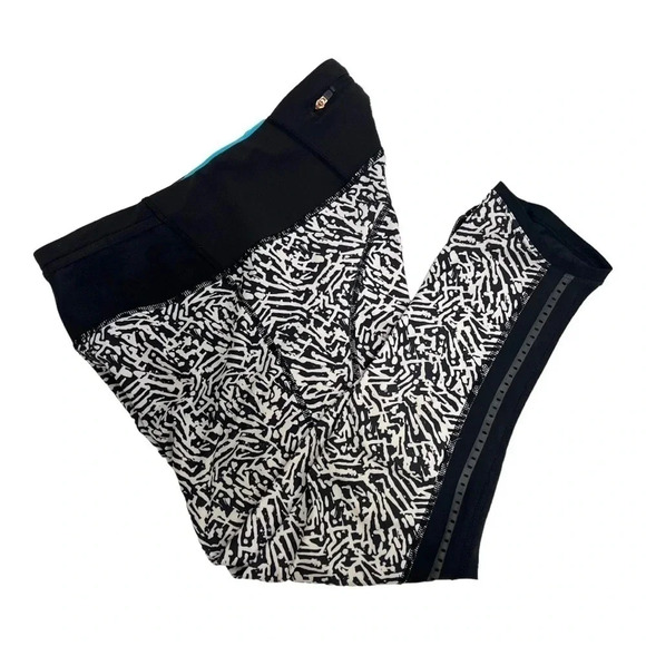 Lululemon Pace Pusher Crop Mini Brushed Leggings Black/White Capri Active Size 4 - Picture 8 of 11